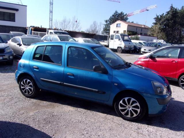 Renault Clio image 2