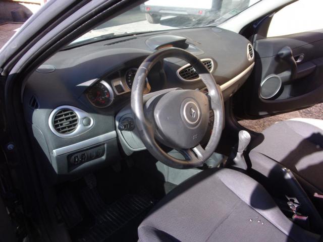 Renault Clio image 2