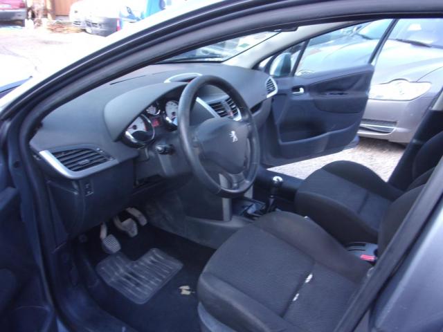 Peugeot 207 image 3