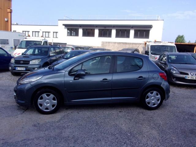 Peugeot 207 image 1