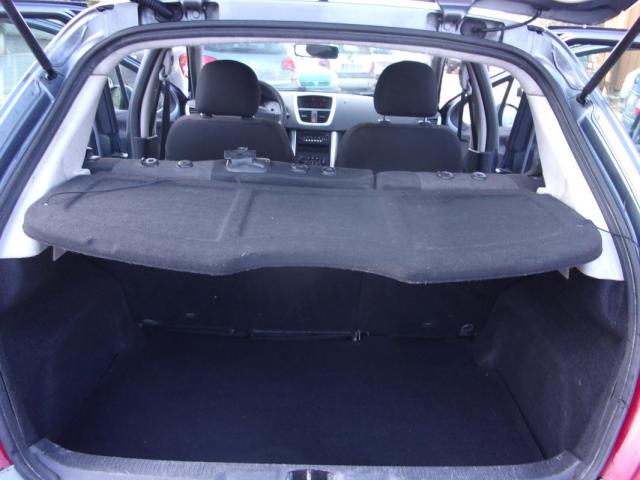 Peugeot 207 image 6