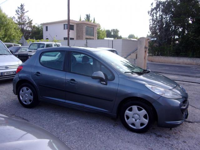 Peugeot 207 image 8