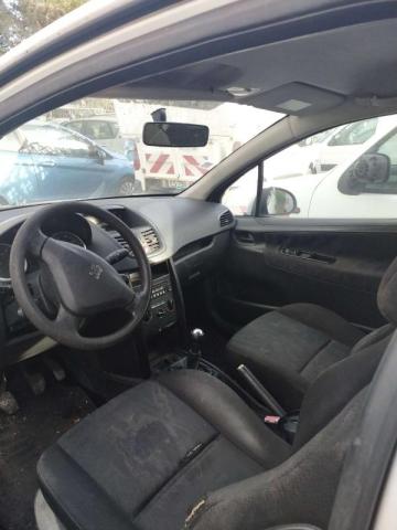 Peugeot 207 image 2