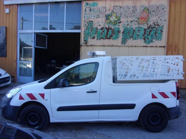 Peugeot Partner image 1