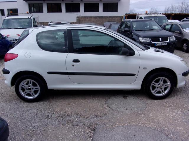 Peugeot 206 image 8