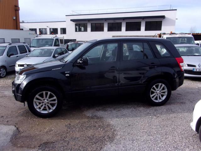 Suzuki Grand Vitara image 2