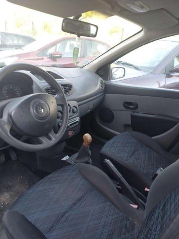 Renault Clio image 2