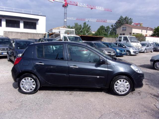 Renault Clio image 2