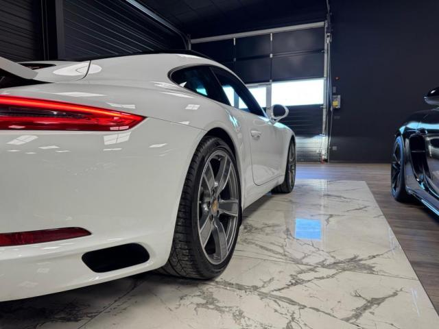 Porsche 911 image 9