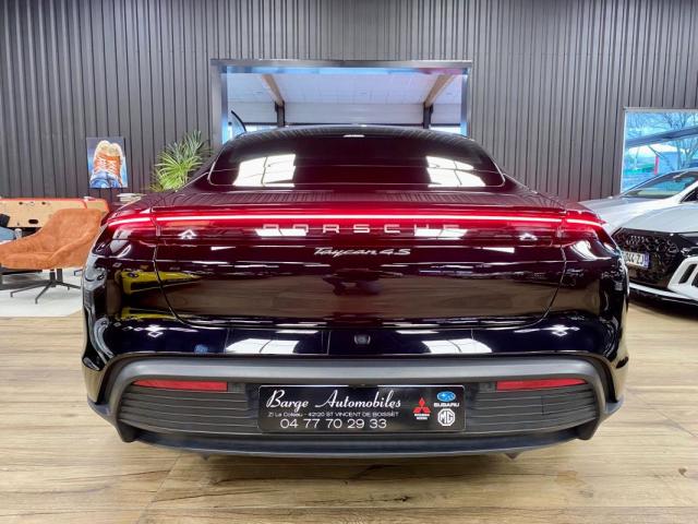 Porsche Taycan image 3