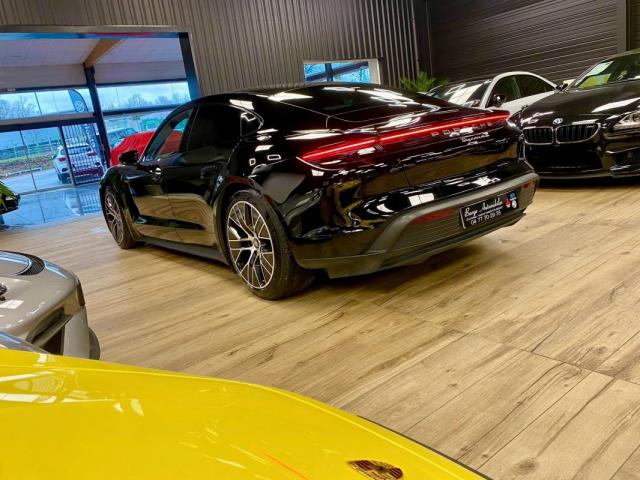 Porsche Taycan image 4