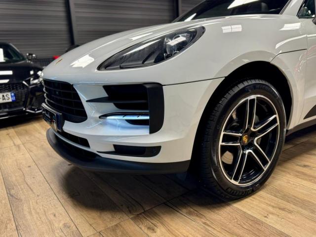 Porsche Macan image 2