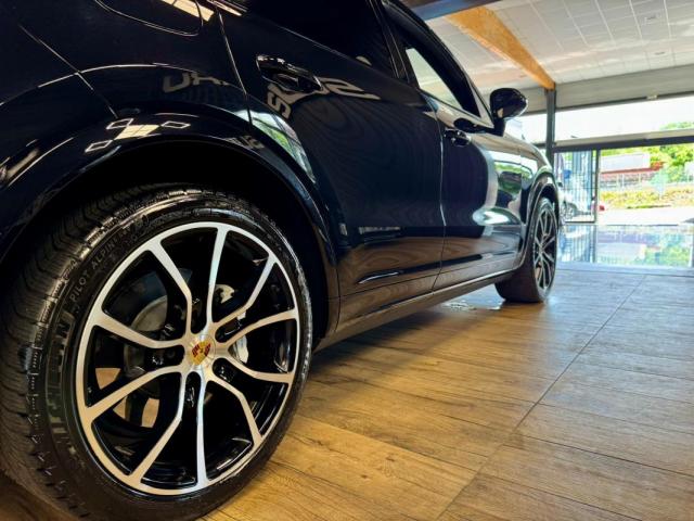 Porsche Cayenne image 9