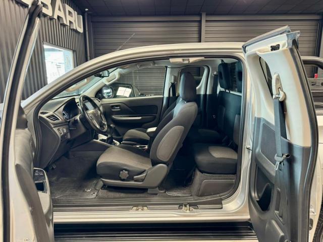 Mitsubishi L200 image 2