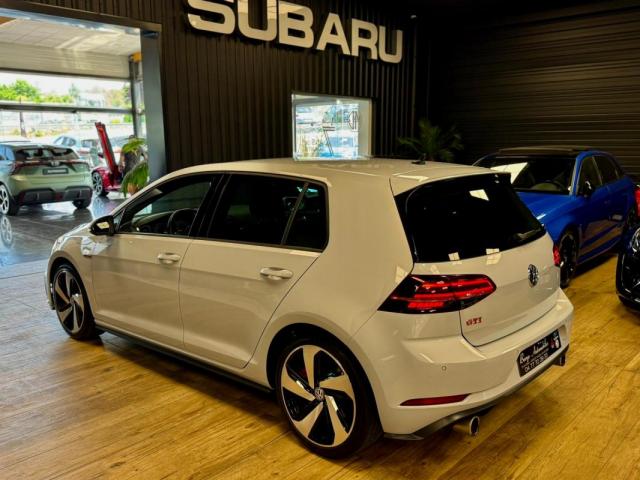 Volkswagen Golf image 9