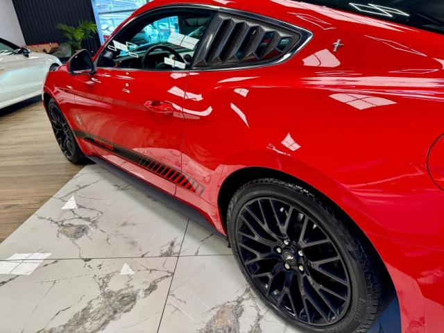 Ford Mustang image 7