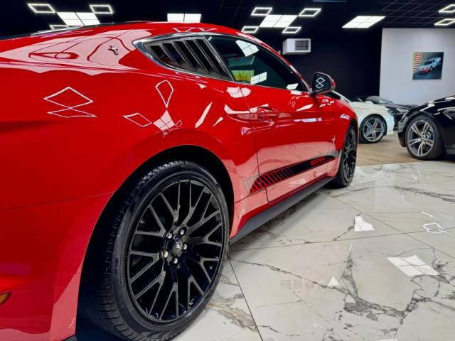 Ford Mustang image 9