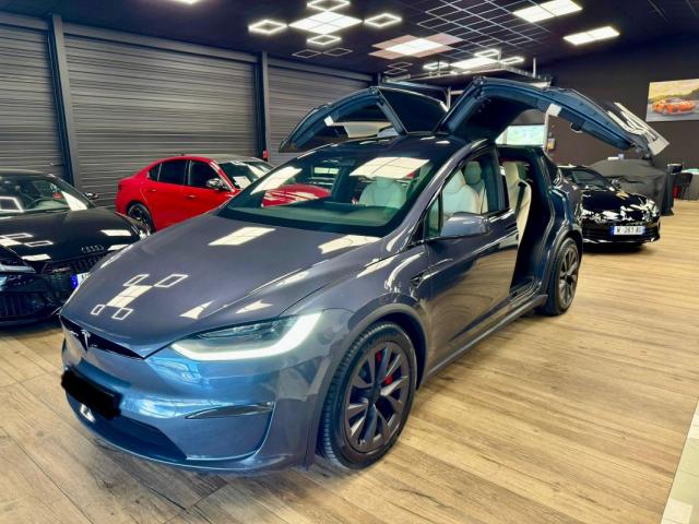 Tesla Model X image 2