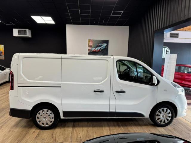 Renault Trafic image 8