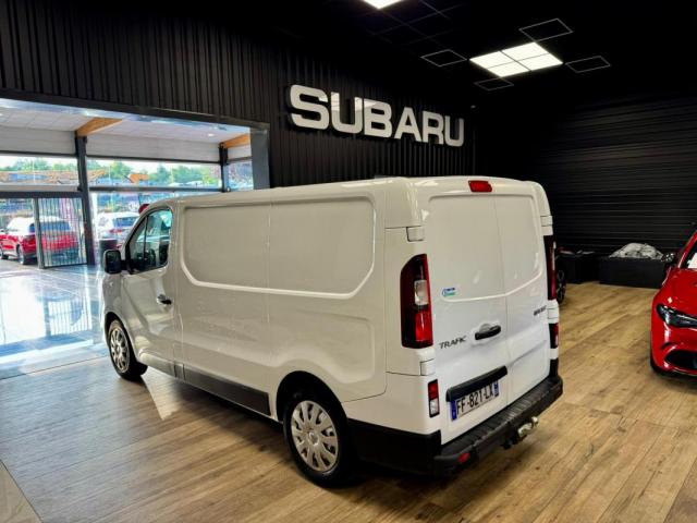Renault Trafic image 2