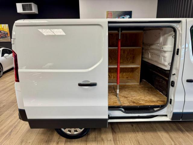 Renault Trafic image 9