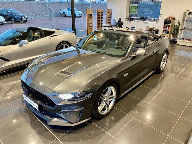 Ford Mustang Convertible image 9
