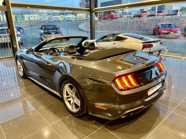 Ford Mustang Convertible image 4