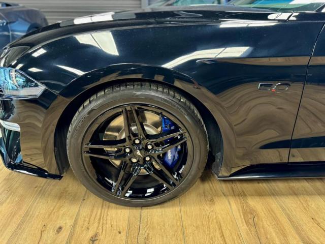 Ford Mustang image 6