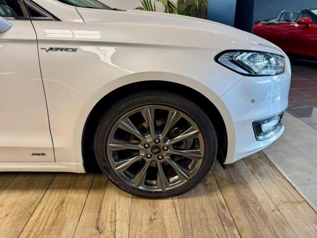 Ford Mondeo image 2