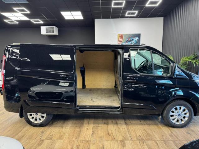 Ford Transit Custom image 8