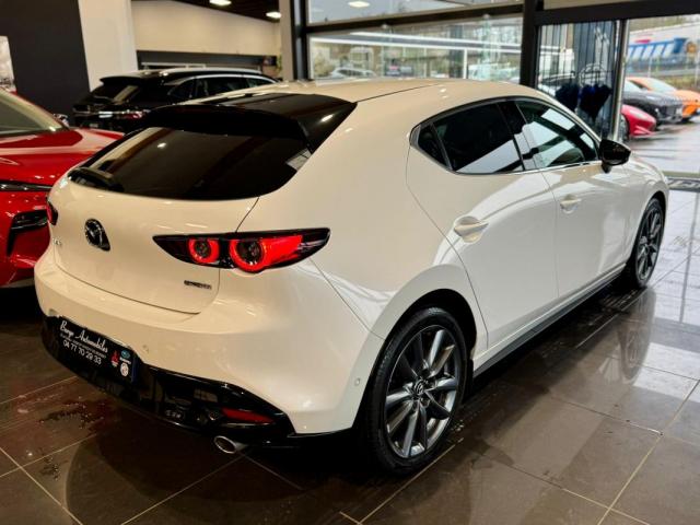 Mazda 3 image 8