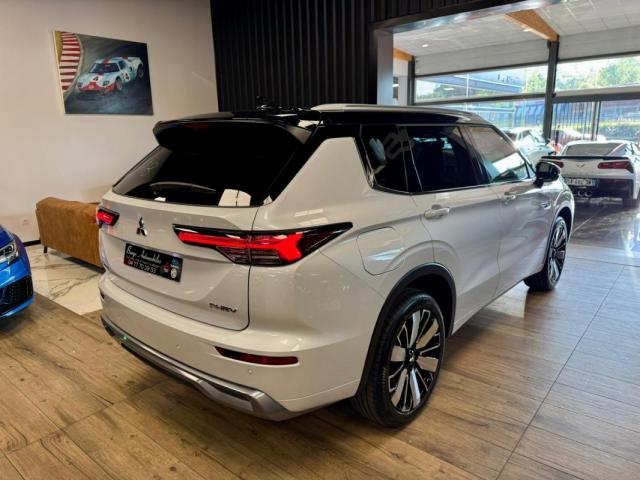 Mitsubishi Outlander Phev image 4