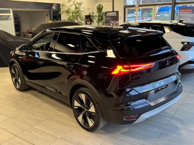 Mitsubishi Grandis image 4