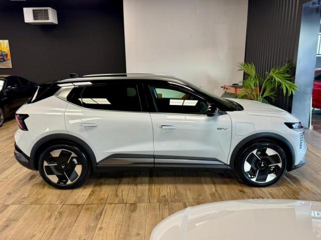 Mitsubishi Eclipse Cross image 9