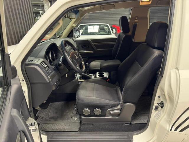 Mitsubishi Pajero image 7