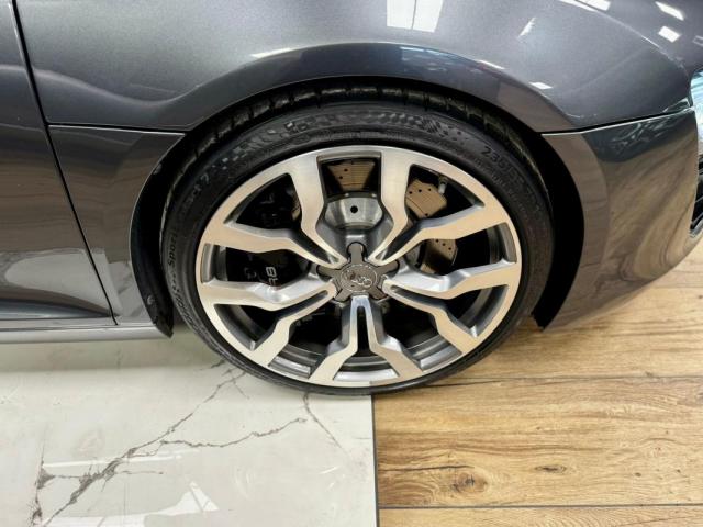 Audi R8 Coupé image 1