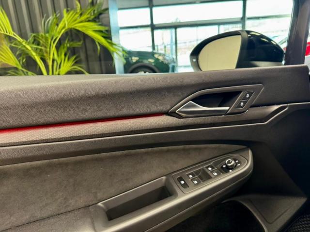 Volkswagen Golf image 4