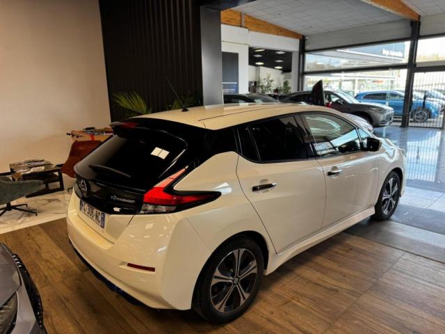 Nissan Leaf image 2