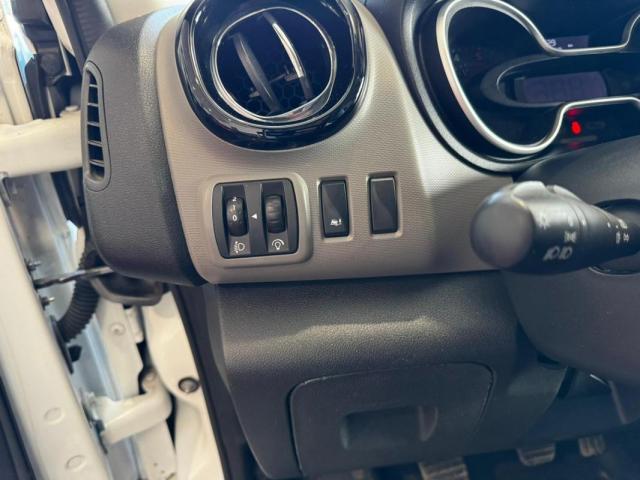 Renault Trafic image 9