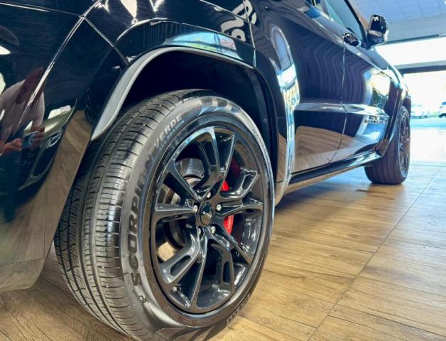 Jeep Grand Cherokee image 7