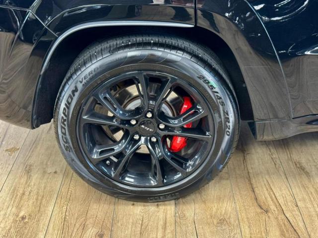 Jeep Grand Cherokee image 4