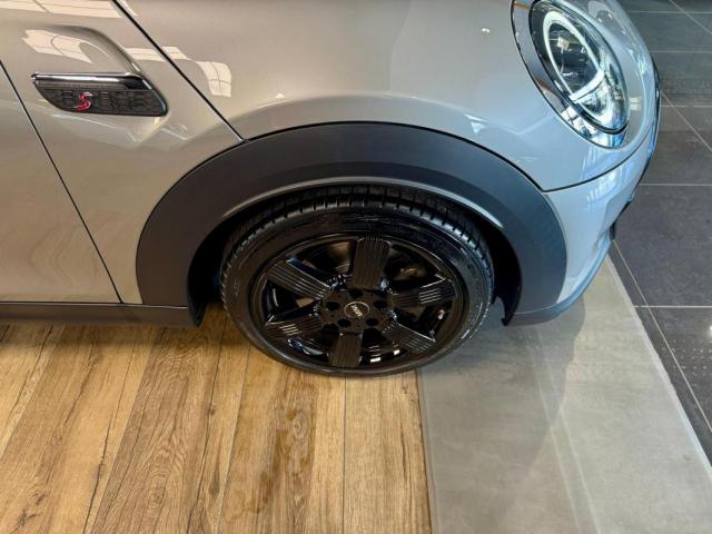Mini Cooper S image 6