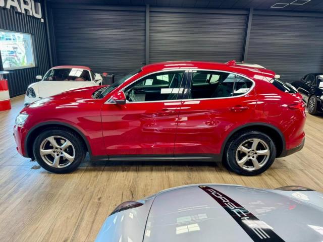 Alfa Romeo Stelvio image 8