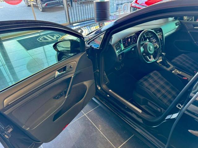 Volkswagen Golf image 2