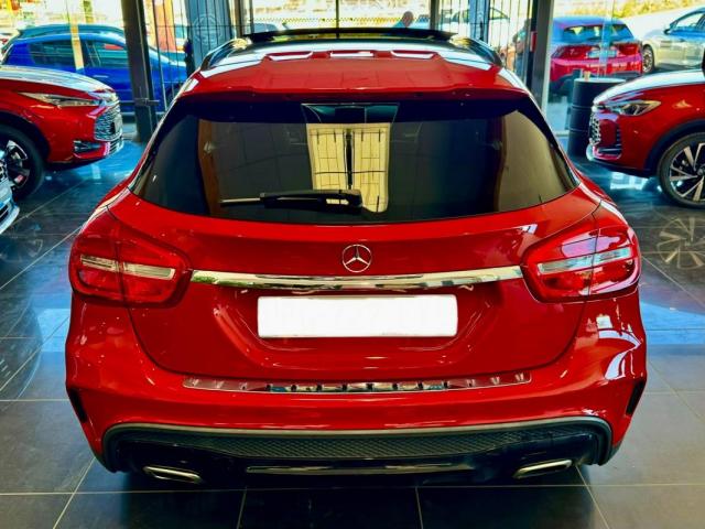 Mercedes Benz Gla image 5