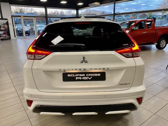 Mitsubishi Eclipse Cross image 9