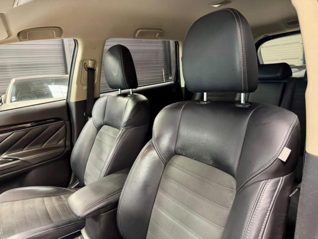 Mitsubishi Outlander image 3