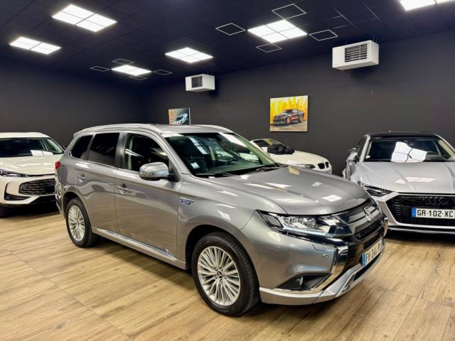 Mitsubishi Outlander image 2