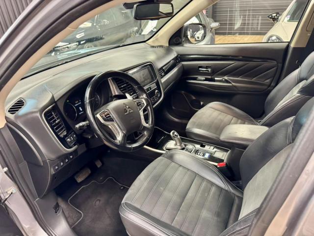 Mitsubishi Outlander image 4