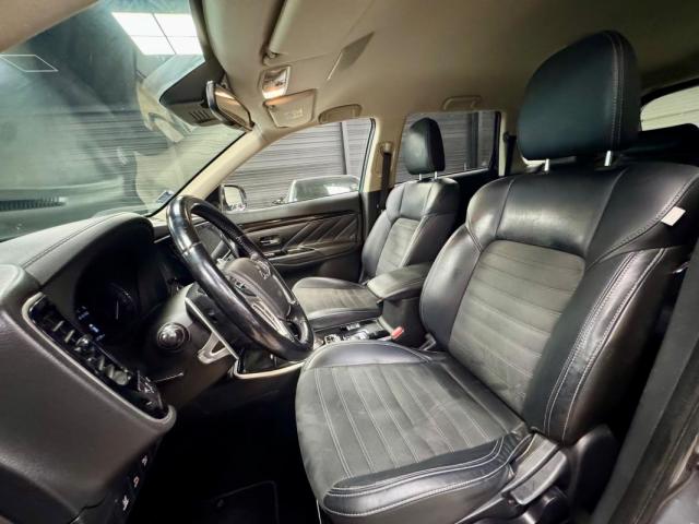 Mitsubishi Outlander image 1
